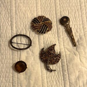 Vintage broach bundle warm/ brown tones
